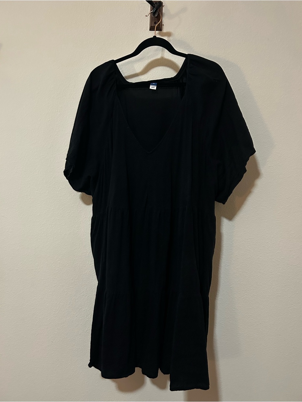 Old Navy Black V-Neck Short Sleeve Tunic